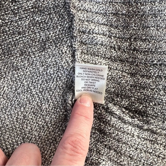 Leo & Nicole Poncho Ombré Knit Cape - Picture 10 of 11